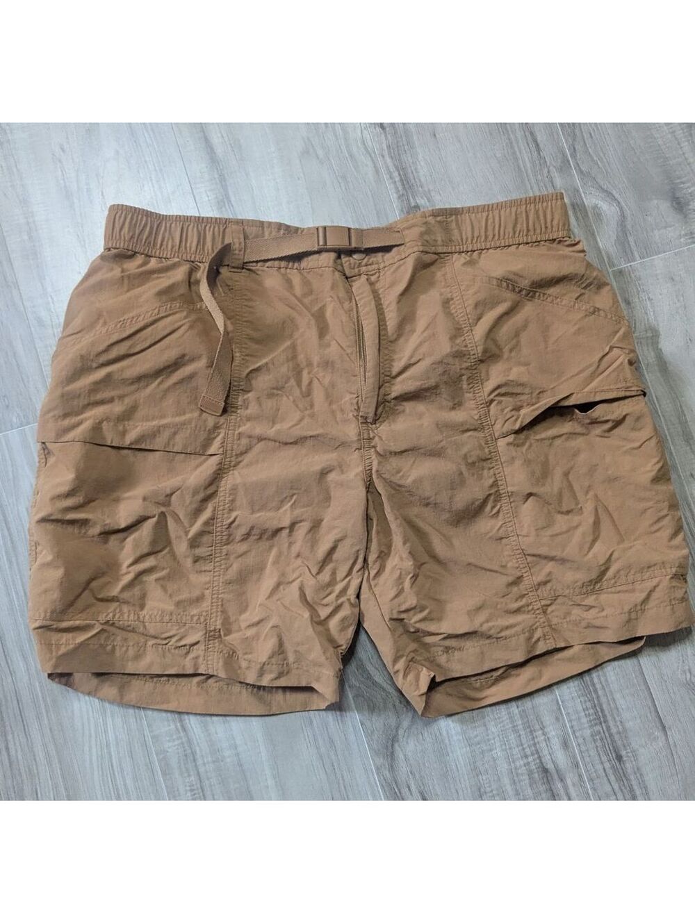 Eddie Bauer XL tan cargo shorts adjustable waist